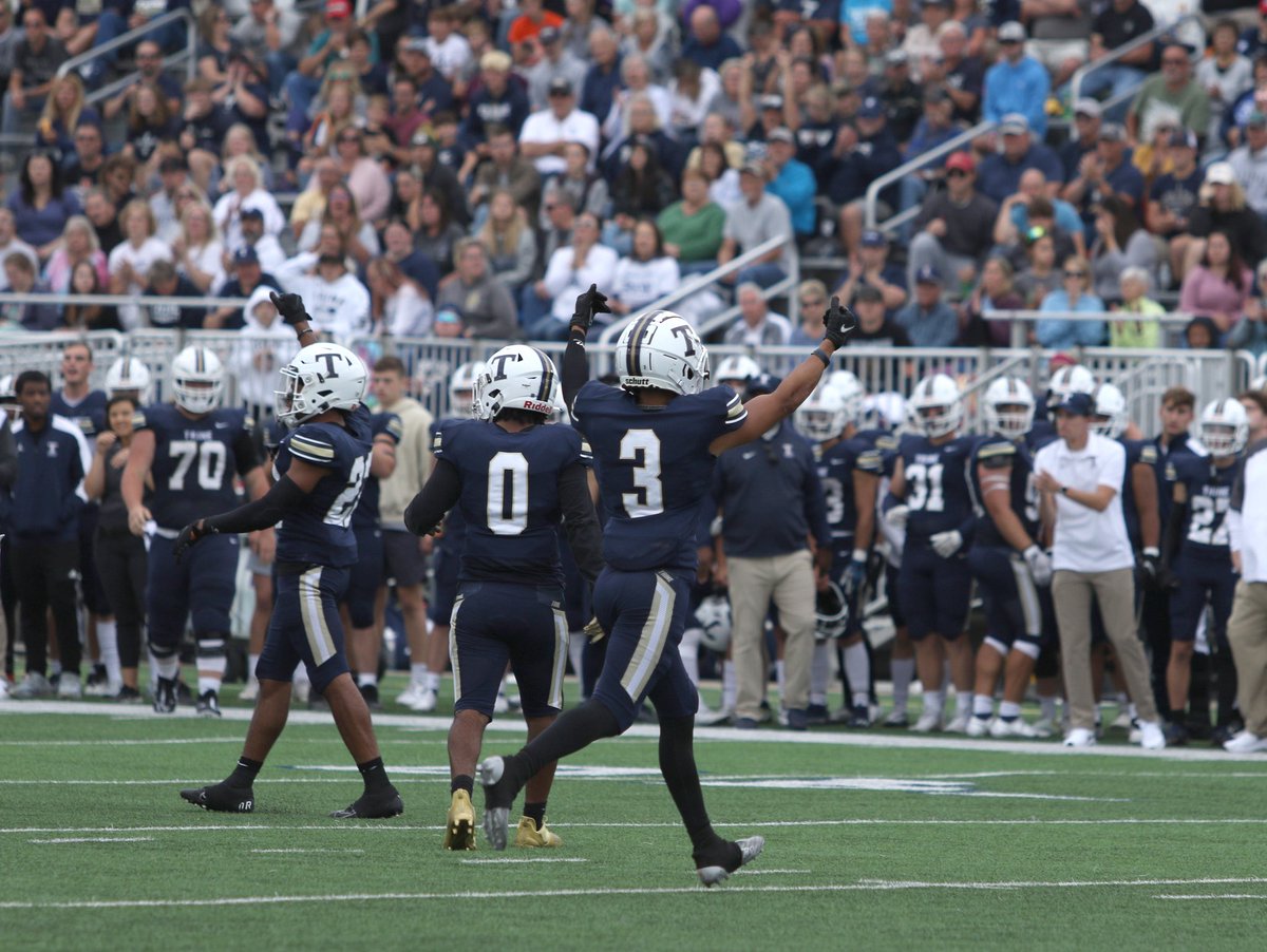 Katomothersle's tweet photo. After a great with @CoachTBolen I’m very blessed to receive an offer from @TrineThunderFB @amariijenkins1 @CoachEjames83 @atrain5446 @Carr_Show @OcalaStarBanner @OcalaPreps @PrepRedzoneFL @CenFLAPreps #AGTG https://t.co/UOEODJIb0m