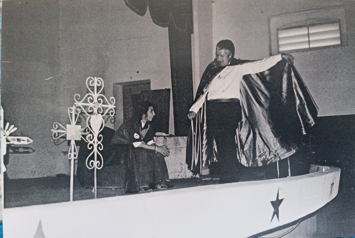 ¿Se acuerdan del Metepec de 2007? 🕰️ #Bojiganga fue el único gpo. atlixquense en participar en el #Fitsa Susana Alexander
​Dimos "Drácula Gay" 🧛🏻‍♂️🏳️‍🌈 en la Casa de la Cultura, demostrando que para activar el municipio solo se necesita iniciativa.🎭
​#TBT #Atlixco <a href="/HechosdeAtlixco/">Hechos De Atlixco</a>