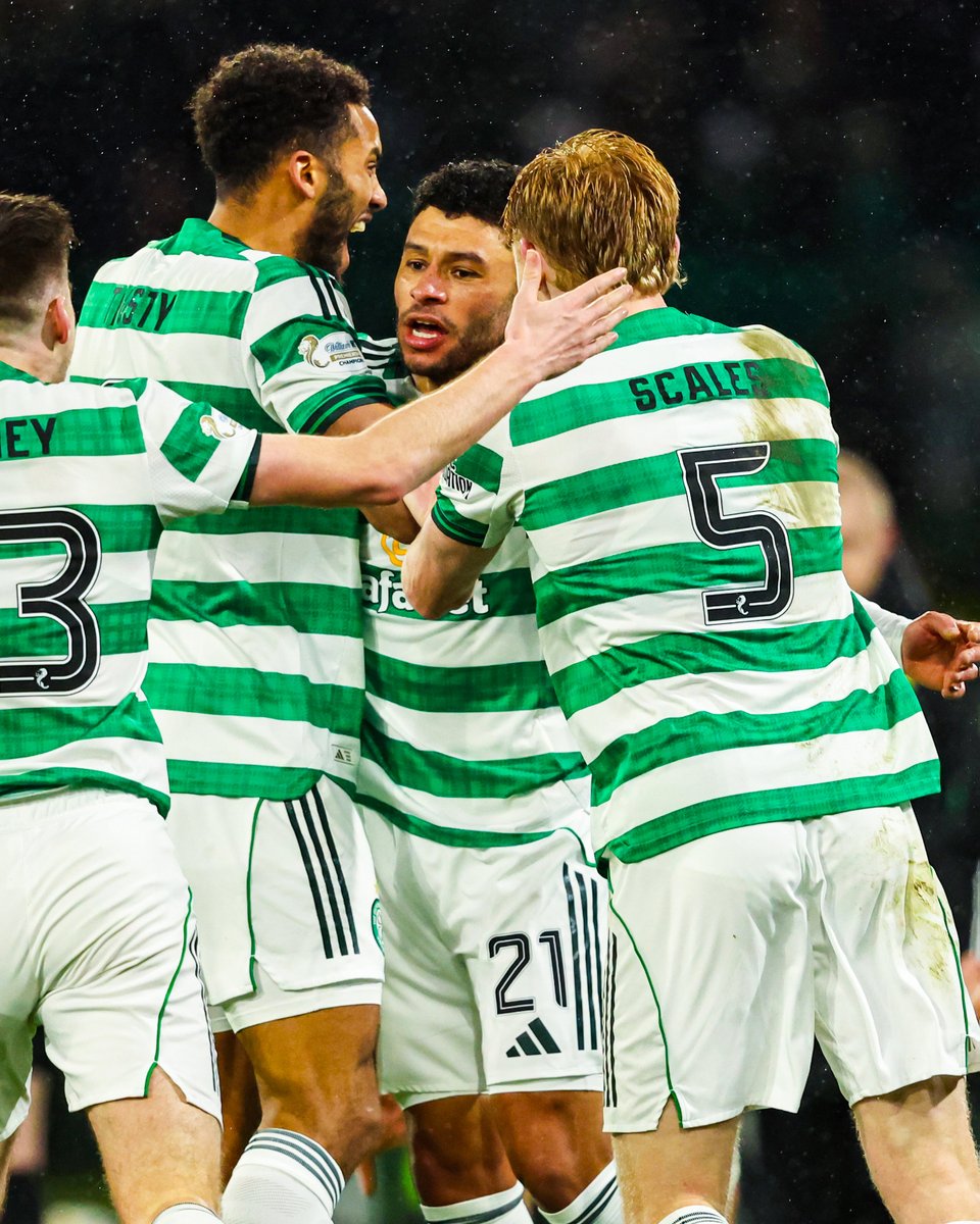 Alex Oxlade-Chamberlain scored an injury-time winner on his Celtic debut after coming on as a sub.

He had been without a club since August 👏