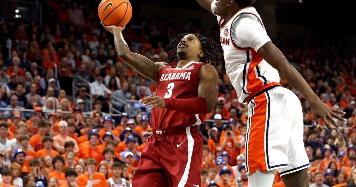blakebyler45's tweet photo. Alabama guard Latrell Wrightsell has been cleared for tonight's game against Ole Miss after being listed as probable last night.

The Crimson Tide is as healthy as it can be, with no timetable for the returns of Bristow, Hannah and Onyejiaka.

https://t.co/2PprOBInWs https://t.co/WTWT9OJ6Xv