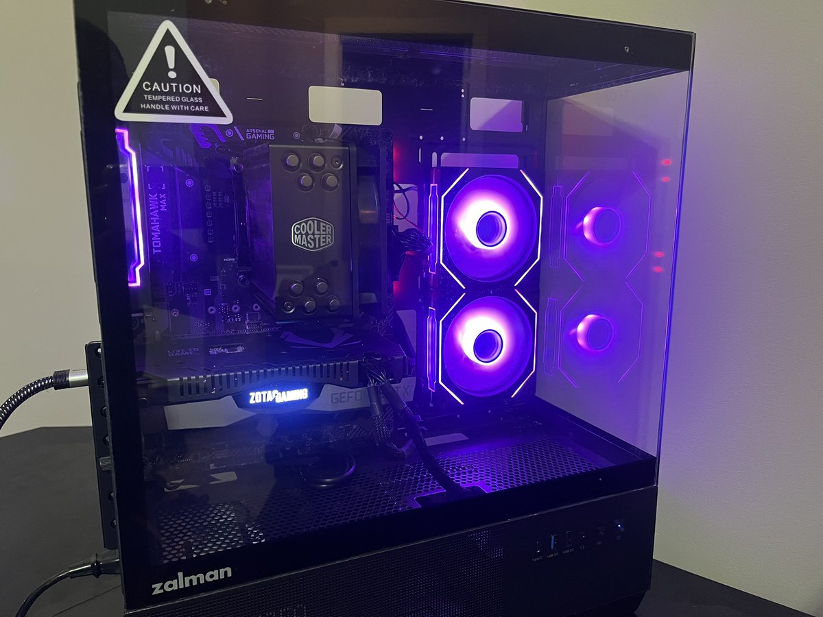 xZeosan's tweet photo. Building a pc every month this year, heres januarys!

3600, 2060 https://t.co/iQRw9iN42c