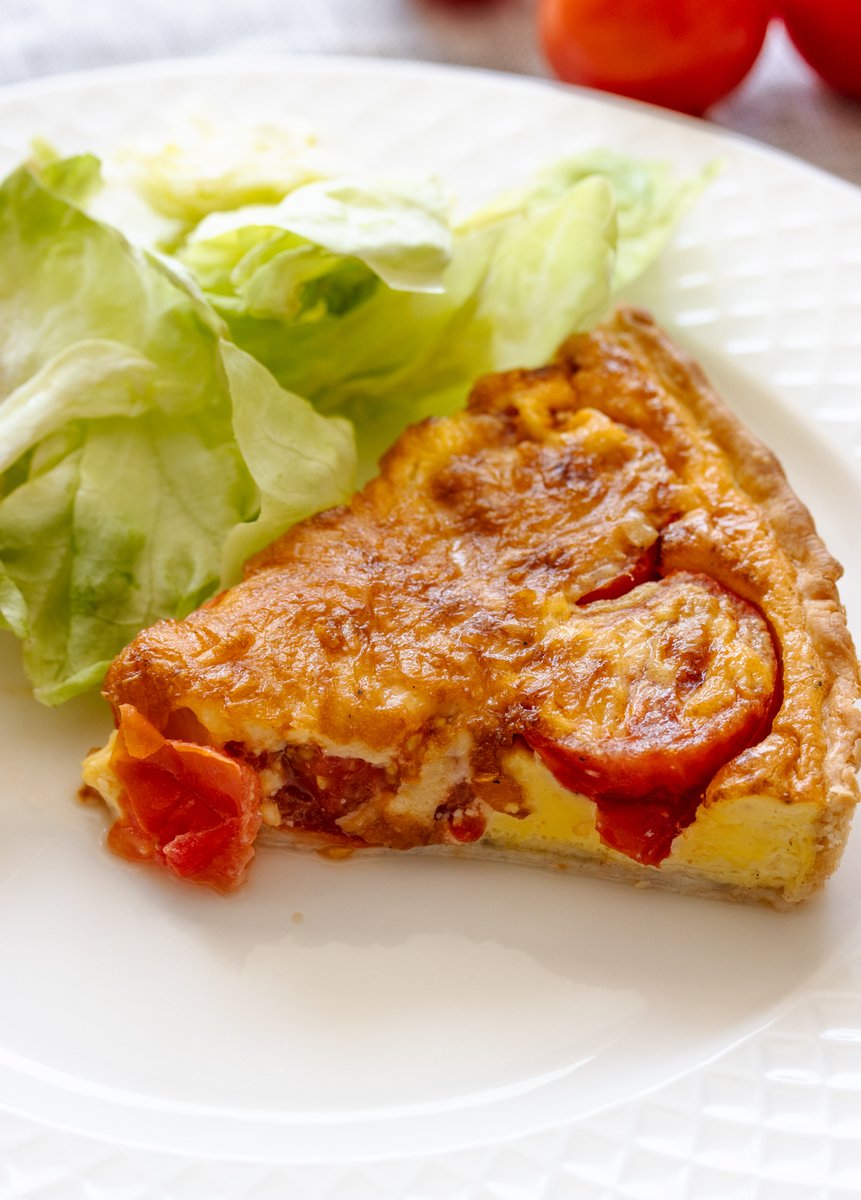 Fresh Tomato Quiche
With the abundance of tomatoes, a simple but flavorful tomato quiche is one of the best dinners you can make any night of the week.
giangiskitchen.com/tomato-quiche/