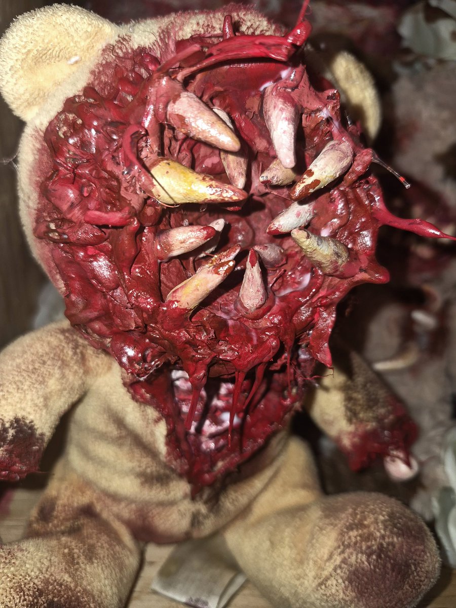 Kate_lobotomy's tweet photo. #gore https://t.co/Edhj7dcaS6