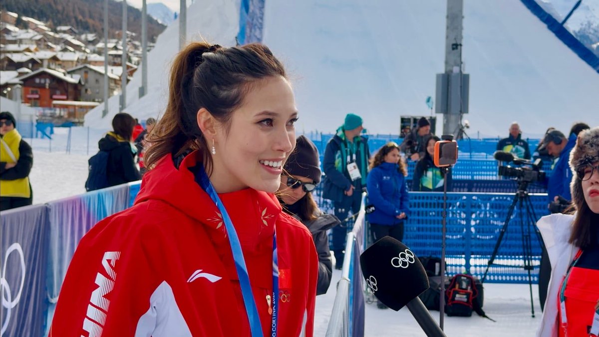 高高的山岗上 tweet media