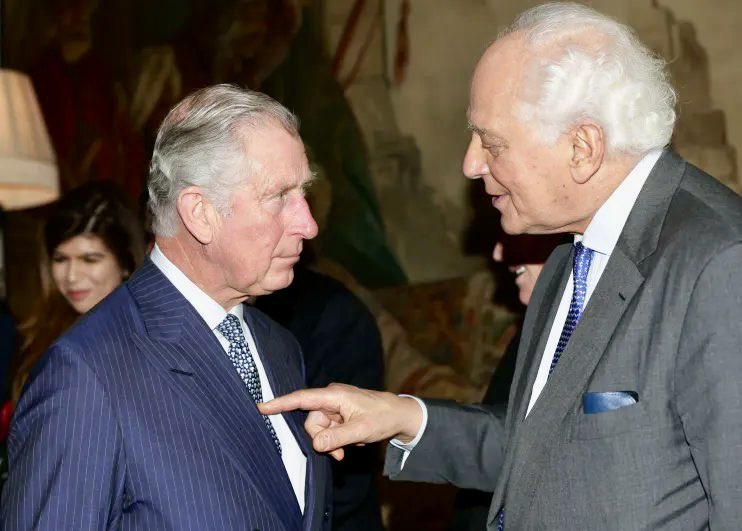 Avadnanulutas's tweet photo. Kötülüğün reisi Evelyn de Rothschild'in, Britanya Kralı Charles'a (o zamanlar Prens Charles) iplerin kimin elinde tuttuğunu hatırlatmak için, kamuoyu önünde yaptığı parmak sallaması: “Sen benim köpeğimsin” diyor!
#Rothschield
#EpsteinFiles
🤮🤮🤮🤮🤮🤮🤮🤮🤮 https://t.co/HCDkE8uLPU