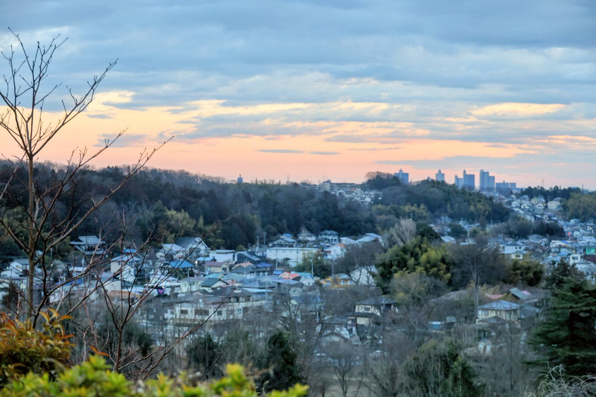 いいトコロ20260212
おはようございます。
曇が多い朝になりました。
素敵な一日を。

#イマソラ #狭山湖
#取水塔 #青空 #朝焼け
#あの日あの時所沢 #天晴れ
#来てくだ埼玉 #朝活 #散歩
#写真好きな人と繋がりたい
#トコろんと繋がる今日の空
#むなぞーと繋がる今日の空
#世莉奈さんと繋がる今日の空