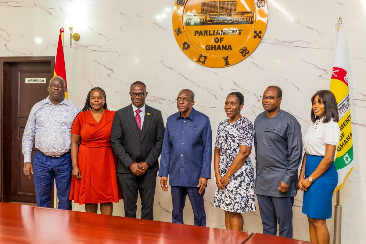DPC_Ghana's tweet photo. The Executive Director of the Data Protection Commission paid a courtesy visit to the Office of the Speaker of Parliament, Rt. Hon. Alban S.K. Bagbin, ahead of the Data Protection Conference 

#DataProtectionWeek #YourDataYourIdentity
#PrivacyMatters #DigitalTrust https://t.co/AYH7USW7eQ
