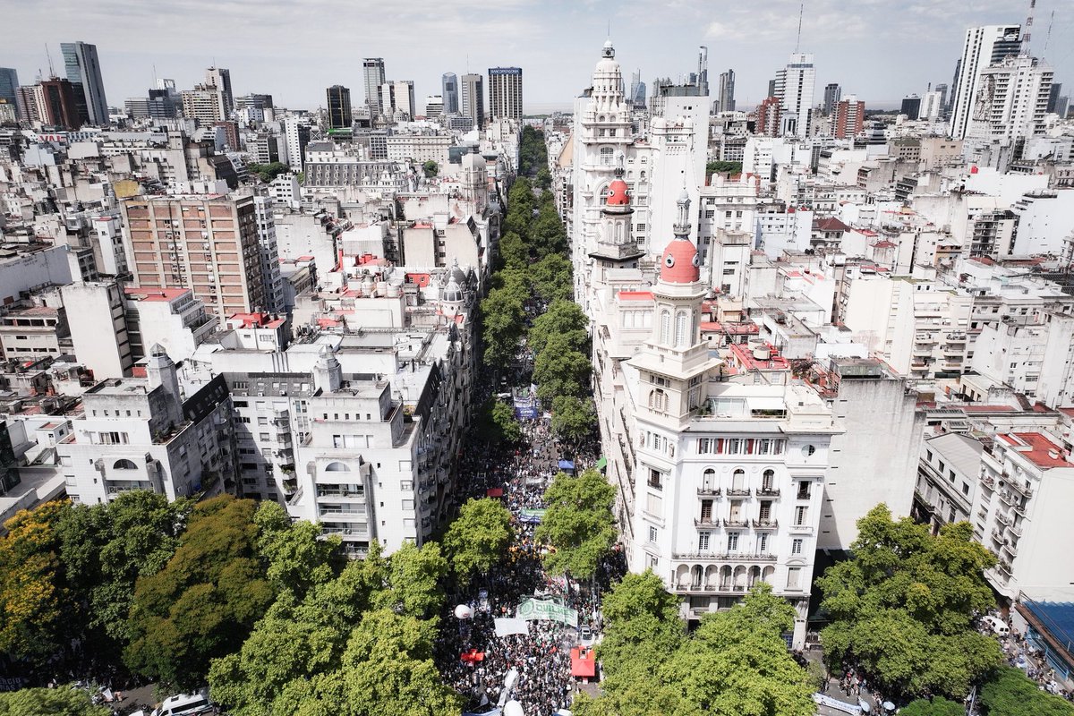 Una reforma laboral que precariza, retrocede en derechos y profundiza las desigualdades. 

Nos movilizamos contra el proyecto de ley de reforma laboral que atenta contra el bienestar del Pueblo trabajador. Lejos de representar una “modernización” es un ataque directo a la
