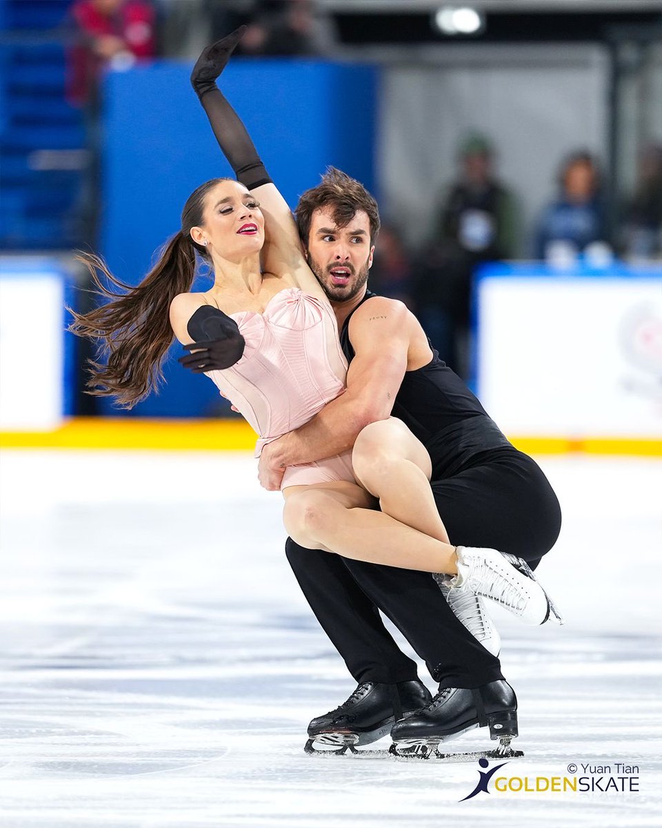 jiabauers's tweet photo. Sotnikova ran so FB/C could walk https://t.co/8yKmYfSnZf