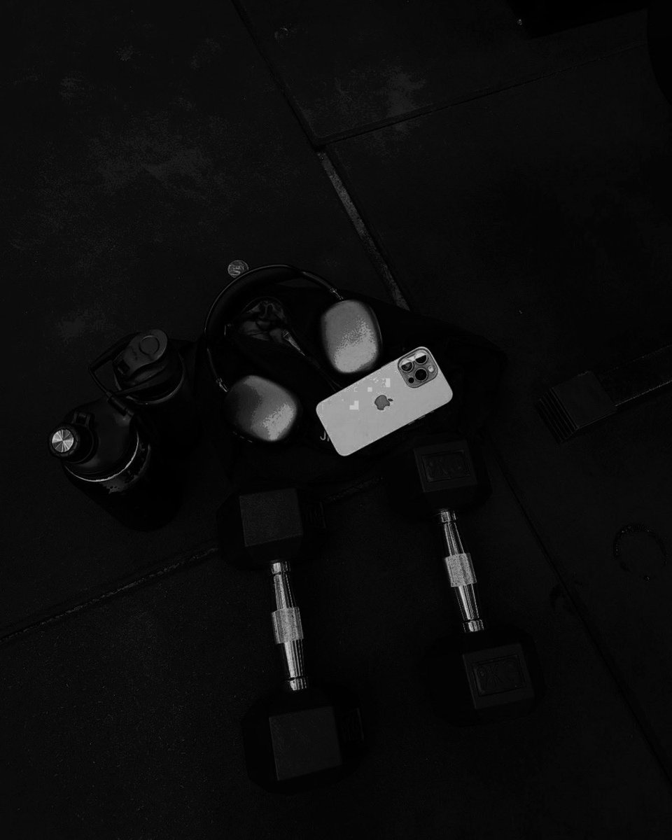 𝑋ˑ𝘖 ╱ 𝖂𝕺𝕷𝕱 ╋━. tweet media