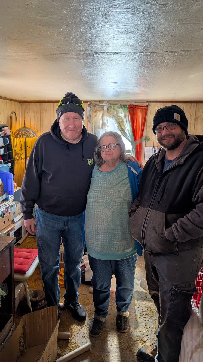 Impact1335's tweet photo. Impact Project completes its 291st. Catherine Davis of New Berlin NY got a new handicap walk-in shower today 😎 https://t.co/qrm9SCdglT