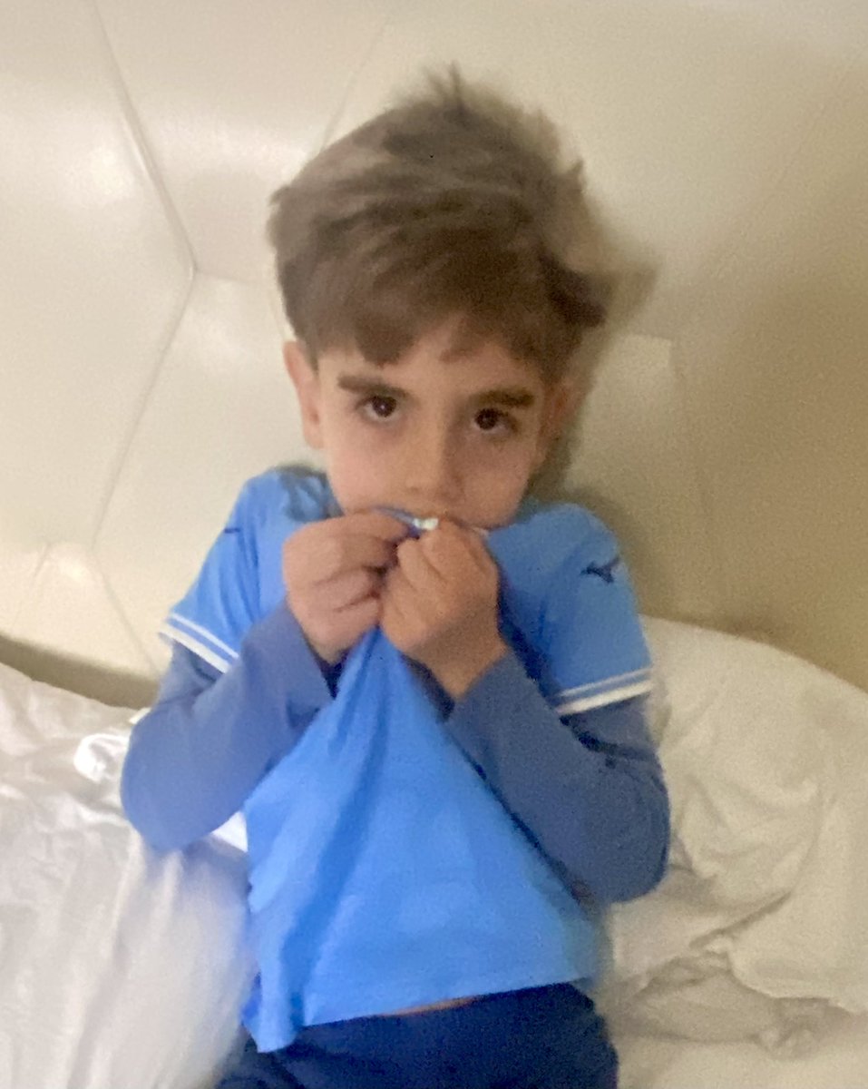 fabiolobono's tweet photo. #Paride che festeggia il passaggio del turno.
Si va in semifinale!!!
#CoppaItaliaFrecciarossa 🏆
#ForzaLazio
@45ACPjoe https://t.co/CiFkCXF3LN