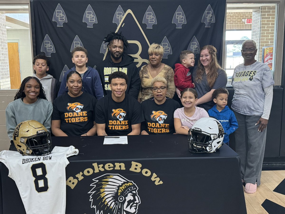 BBSavageFB's tweet photo. We want to congratulate the Following Broken Bow Football players on signing today to further their education and playing careers. They will represent Broken Bow well at the next level!

Jackson Porter - Butler 
AJ Brannon - Doane
Isaiah Fields - Central Oklahoma https://t.co/2r16noPAIz