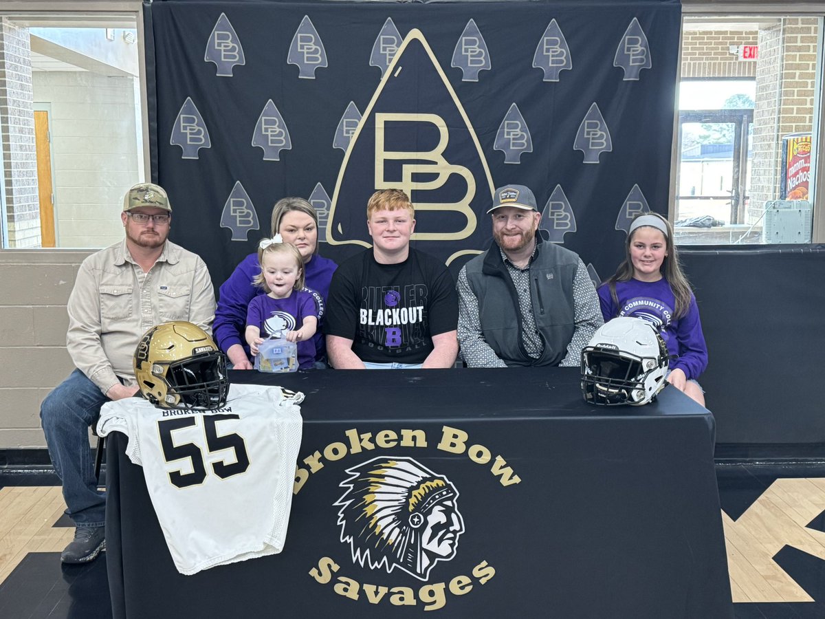 BBSavageFB's tweet photo. We want to congratulate the Following Broken Bow Football players on signing today to further their education and playing careers. They will represent Broken Bow well at the next level!

Jackson Porter - Butler 
AJ Brannon - Doane
Isaiah Fields - Central Oklahoma https://t.co/2r16noPAIz