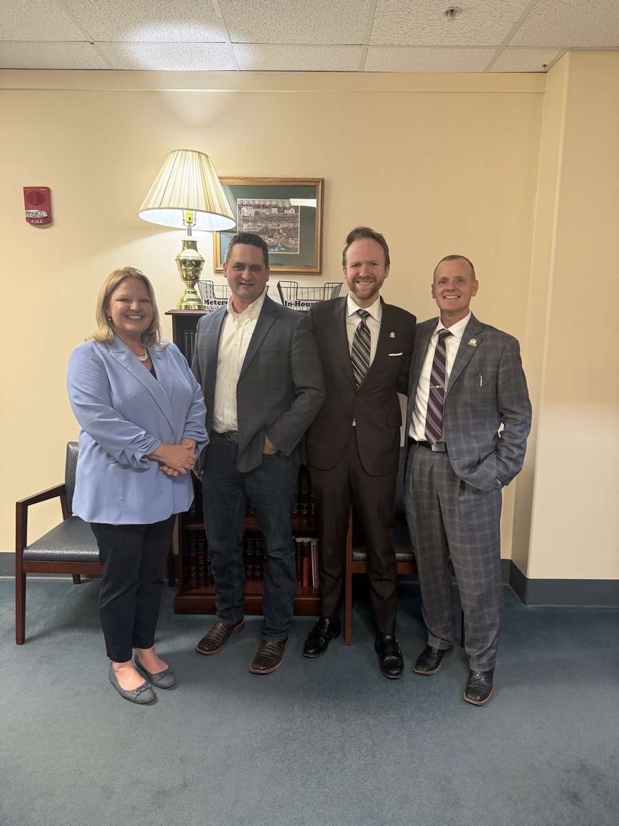 Chet Hand tweet media