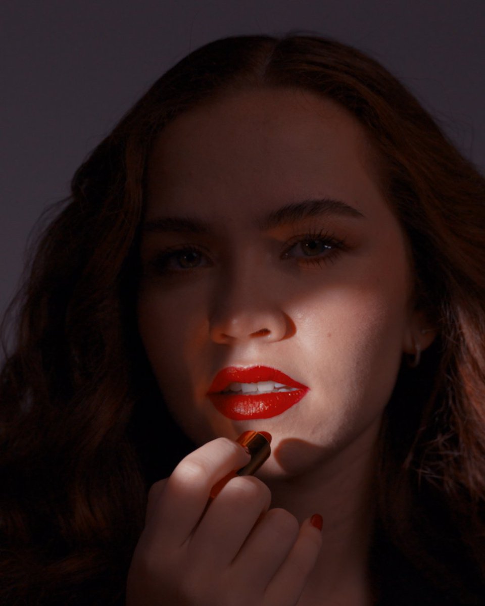 “Qué Momento”: Cantautora venezolana Palola convierte su mejor etapa artística en canción tinyurl.com/mtbnpwbs