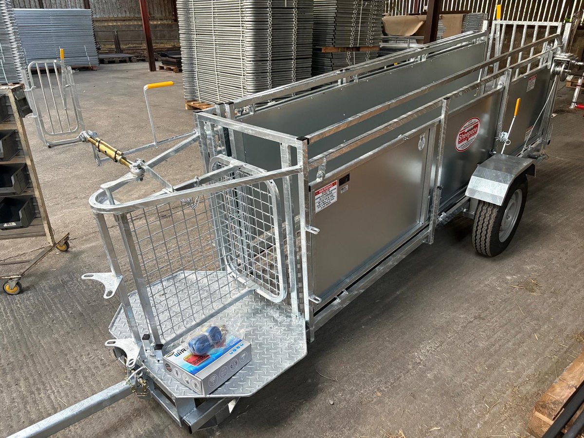 SESequipmentltd's tweet photo. Sheepeze mobile Sheeprace with underfloor foot baths.

#Sheep #sheephandlingequipment #sheepfarming #sheepeze #sesequipmentltd https://t.co/YjMB0eRfuW