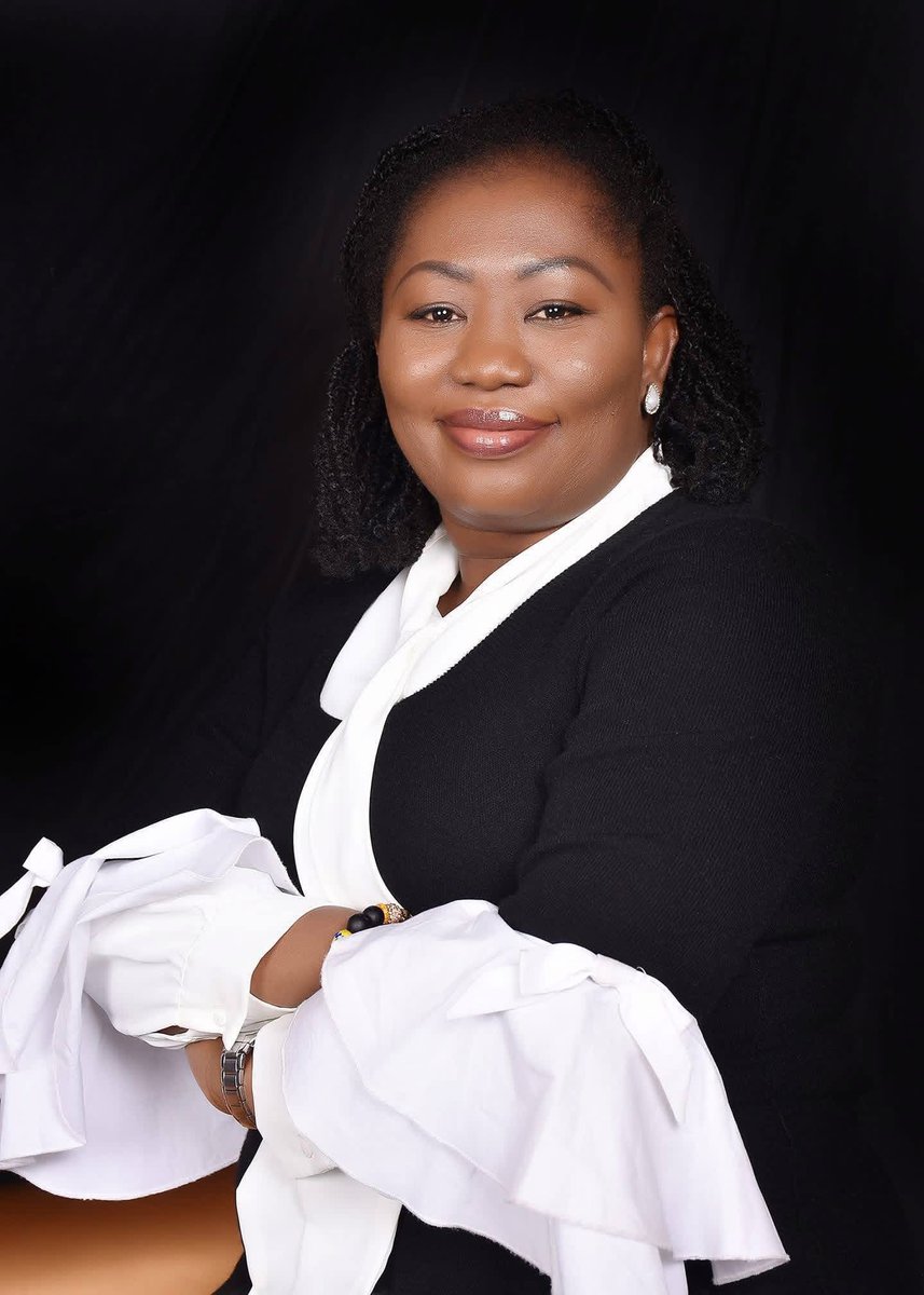 📍📍HISTORY MADE📍📍

Dr. Clara Kowlaga Kasser Tee, a 2007 alumna of the University of Ghana becomes the first ever female to be awarded a PhD in Law by the University of Ghana School of Law.🧠🧠⭐

#VOKLive