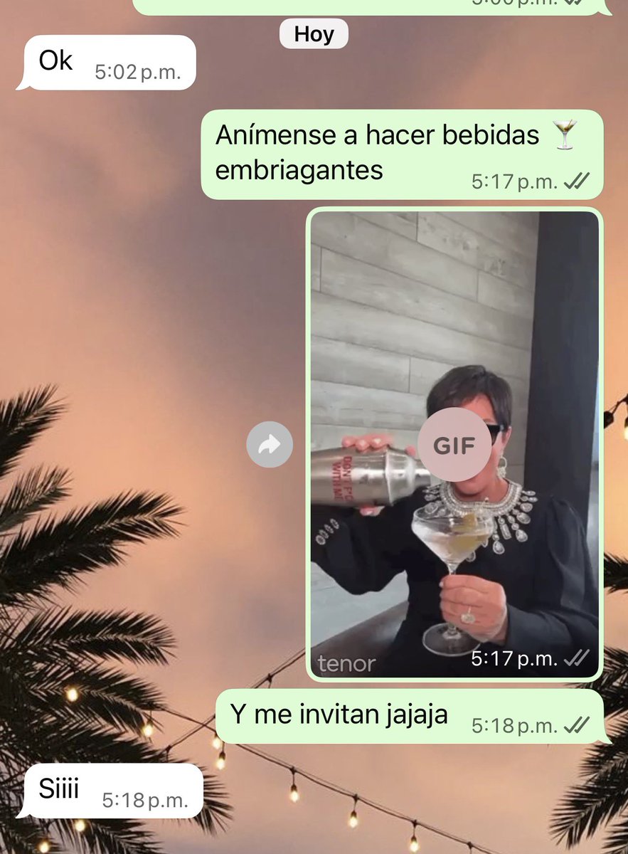 Liconeando's tweet photo. Enseñando a mi suegra a usar la thermomix. Aquí seguimos siendo las mismas. 🍸🍹🍷 https://t.co/tVS2TxIlj5