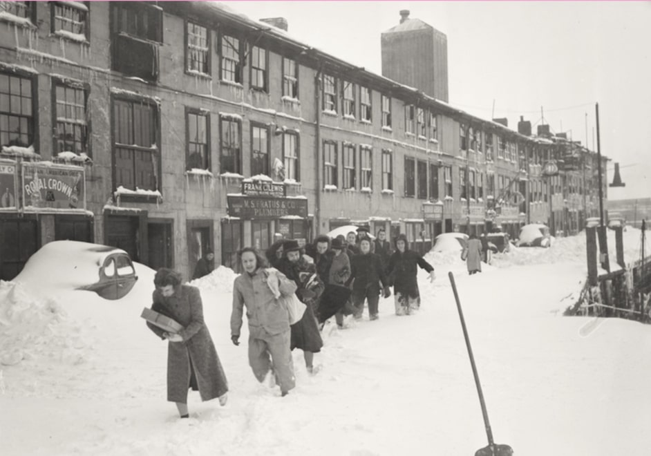 It Happened on St. Valentine’s Day – Blizzard Babies! bit.ly/3QfDqCY #ValentinesDay #History #storm
Photo: people struggle through the snow along a Boston wharf during the St. Valentine’s Day Blizzard of 1940. Credit: Leslie Jones Collection at Boston Public Library.