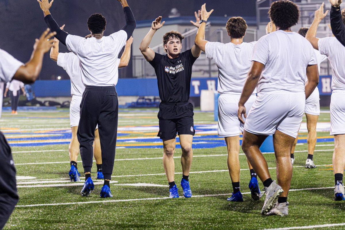 HCU Football tweet media