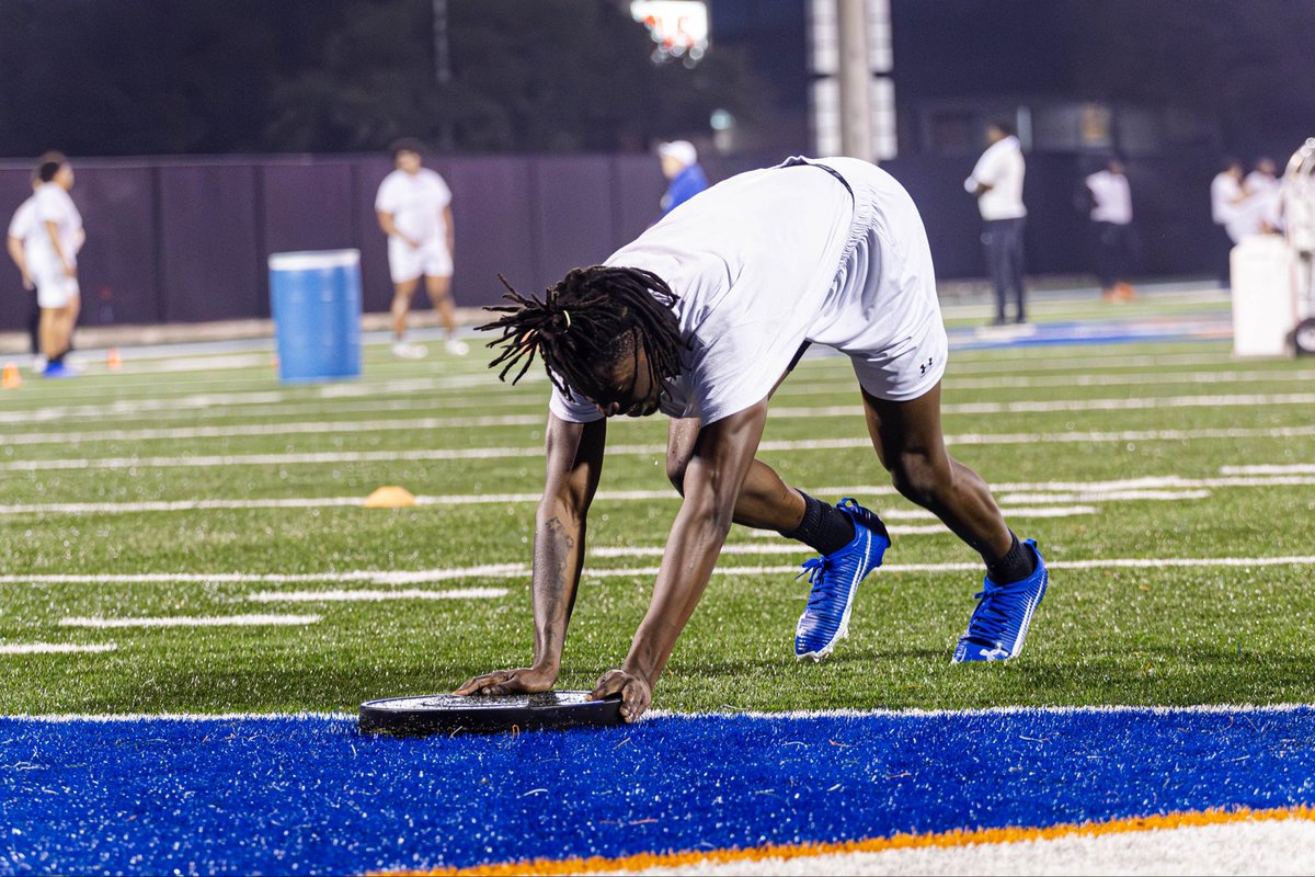 HCU Football tweet media