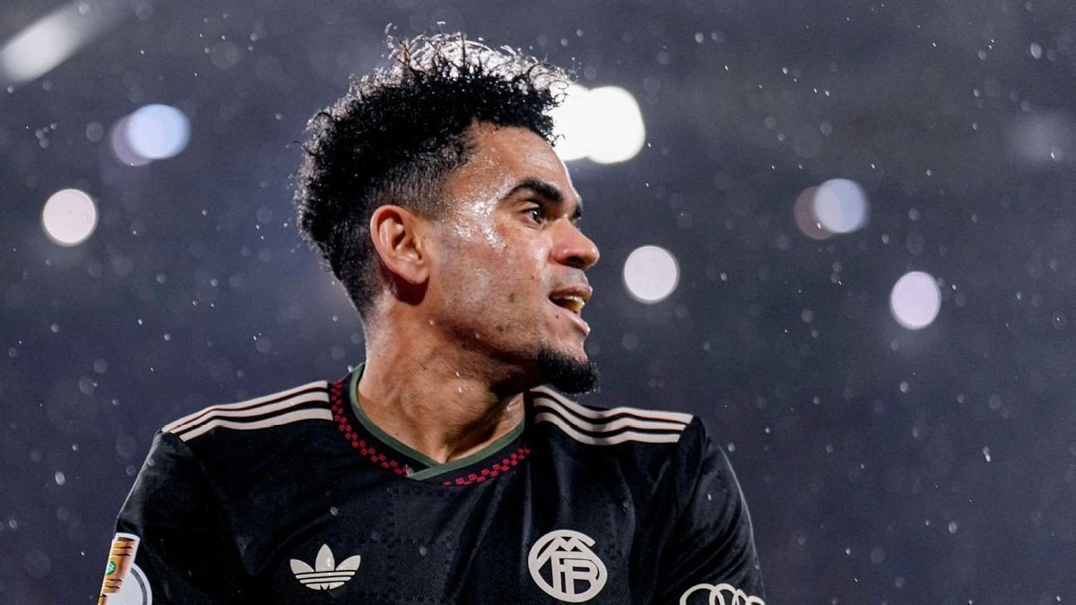 cutmovies7's tweet photo. 🚨| Sport: Deco was right about Luis Diaz; his impact at Bayern Munich proves he was worth the price tag.

Barcelona couldn't meet the numbers, but their talent-finding ability was there.

Rashford also performed well, but Diaz looks like a top-class team player. https://t.co/vZMUvQeJtP