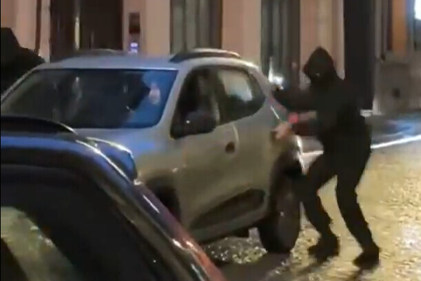 Le Parisien tweet media