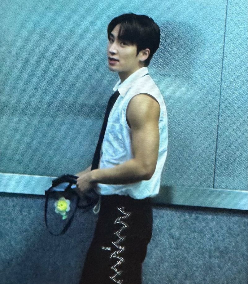 33TH22N's tweet photo. - 🛗 https://t.co/VlanHKAtPf