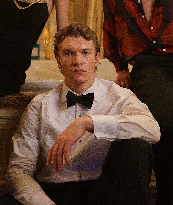 Just fell onto my KNEES