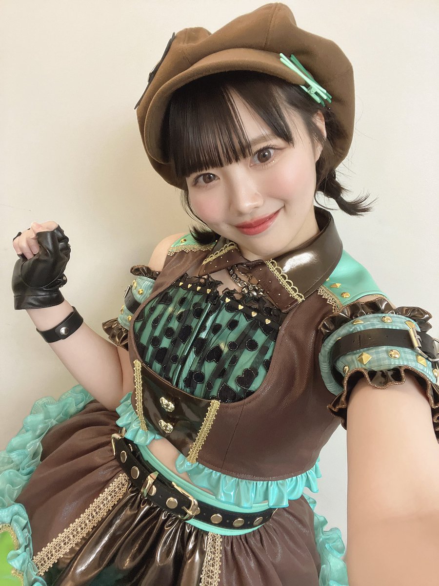 虹のコンキスタドール 的場華鈴 等身大タペストリー② Post by 的場 華鈴@虹のコンキスタドール on X: おはよう！