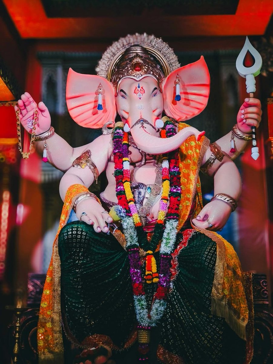 प्रातः कालीन प्रथम पूज्य मंगल मूर्ति श्री गणेश जी महाराज के अद्भुत अलौकिक दिव्य दर्शन कीजिए।

जय श्री गणेश 🙏