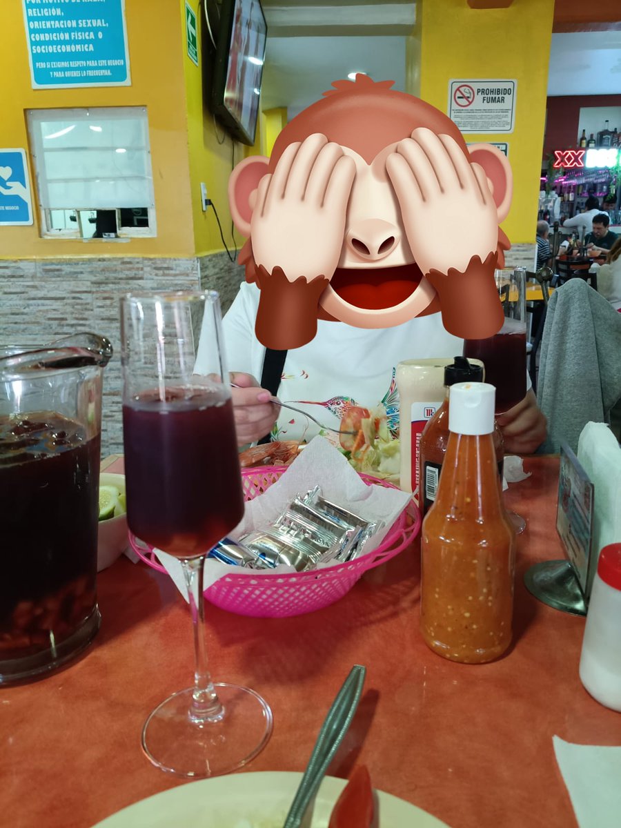 LeonStar14's tweet photo. Gestejando mi cumpleañoscon mi ama en un restaurante que encontramos
#mariscosyomi #nommspediunajarradeclericotparadosymimamacasinotoma 
#peronopiensodesperdiciarniunagotaesunagarra https://t.co/Y4ddTPmiY2