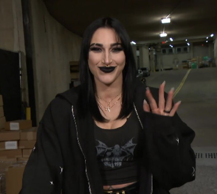 kenz tweet media