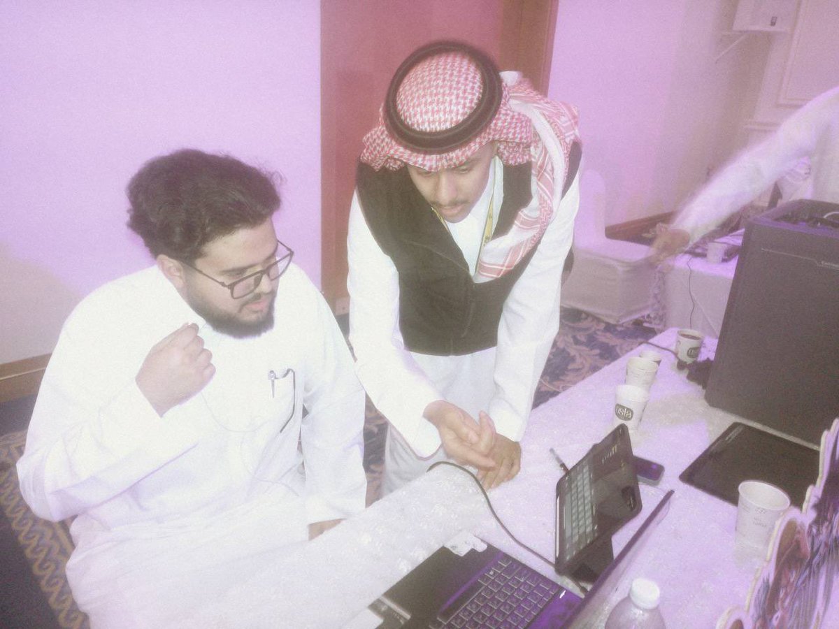 V0lit3's tweet photo. #animatrix اقوى تييم في افضل بوث 💪@engmfsh @ENG_AjlanM @engfaisalce @Ils6ll https://t.co/9Pr6zZcPJf