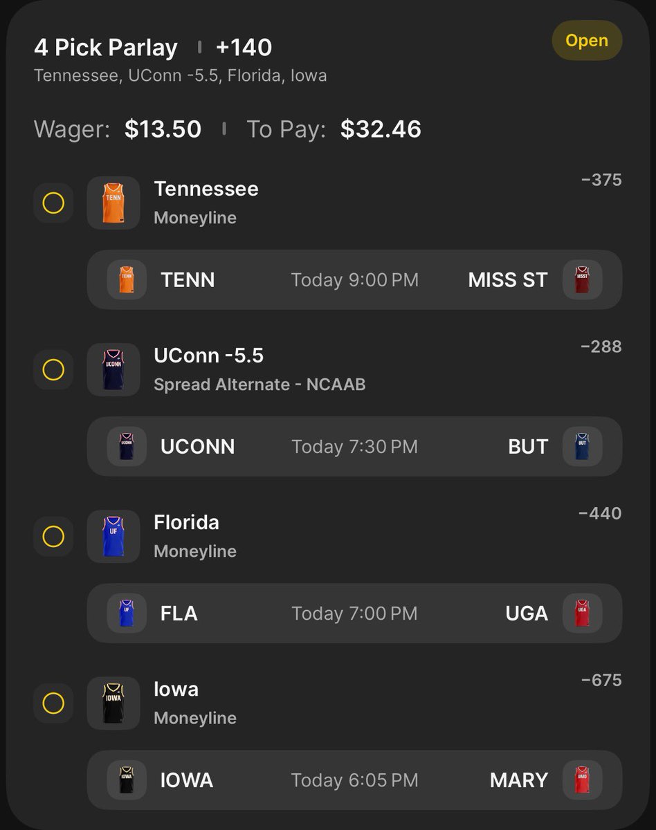 lachmoneylocks's tweet photo. CBB parlays for tonight!! Let’s hit these and get in the green on the week✅ https://t.co/dhUdNaYSkL