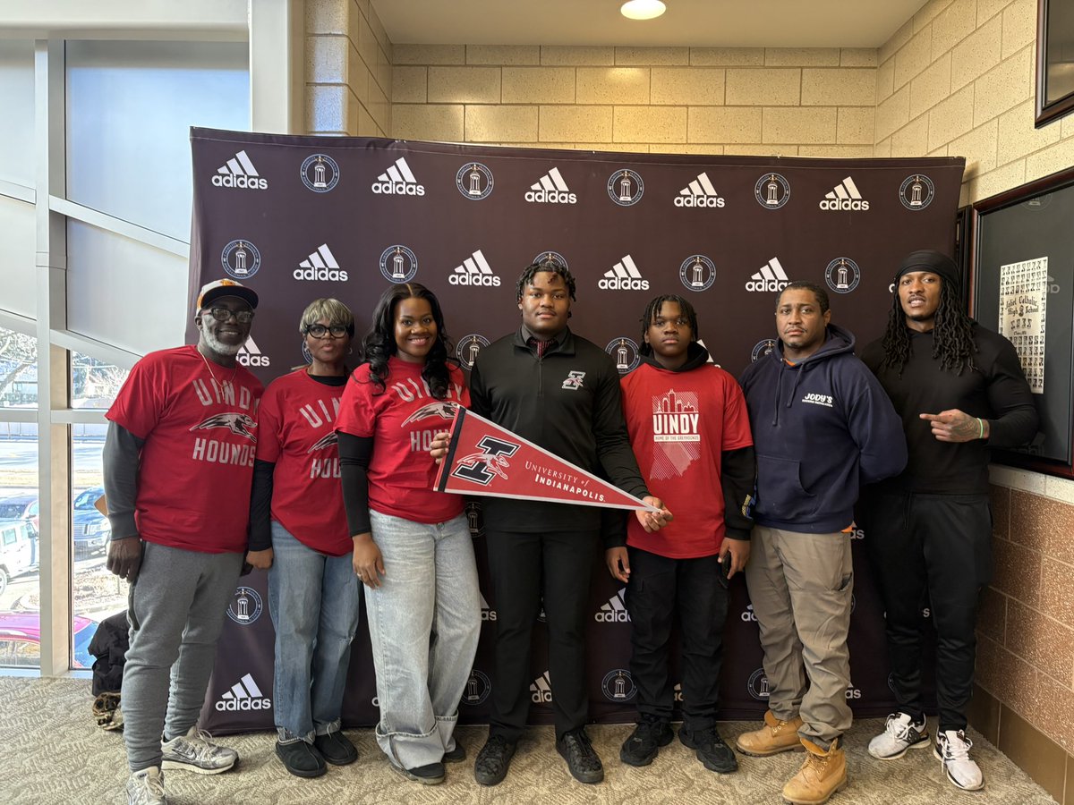KingstonDunagan's tweet photo. Let’s Do it @UIndyFB !!!
@KeeversChris @CoachBlackmon50 @JCAonline @jcabasketball @HilltoppersFB https://t.co/28lb47X7zy