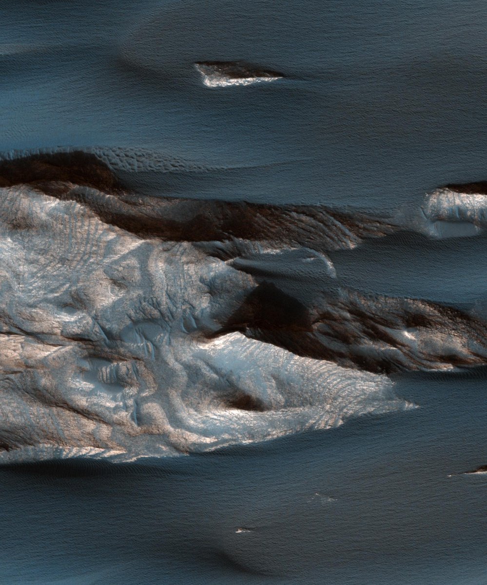NASAMars's tweet image. Happens on Mars, too! This view of windblown sand comes from the Mars Reconnaissance Orbiter. When a landscape is seen from above, it can be hard to tell which are the high points and low points, until you view the scene with the light coming from the top. images.nasa.gov/details/PIA216…