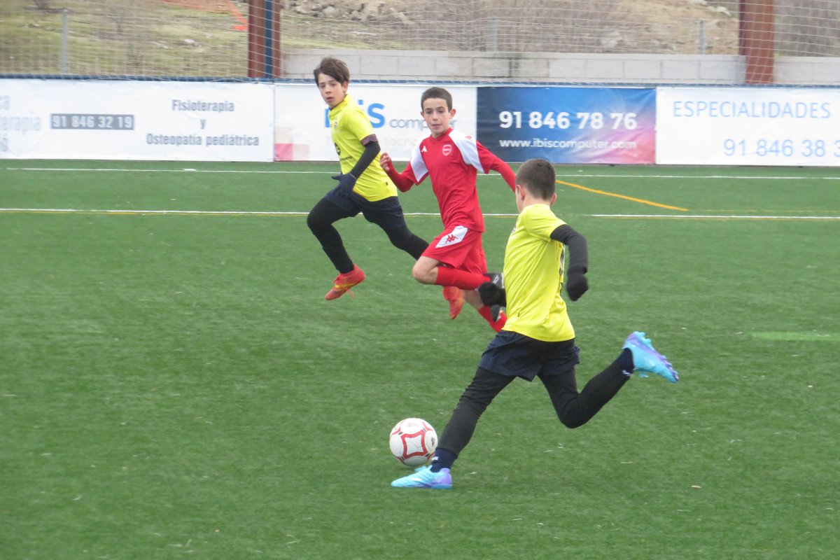 🟡 𝗔𝗟𝗘𝗩𝗜𝗡 𝗙𝟭𝟭 𝗕 🔵

📷 Galería del partido ante el <a href="/UD3Cantos/">udtrescantos</a>. Puedes encontrarla entera en nuestro Instagram y Facebook.
 
#LoMejorEstáPorVolver #AúpaSietePicos💛💙