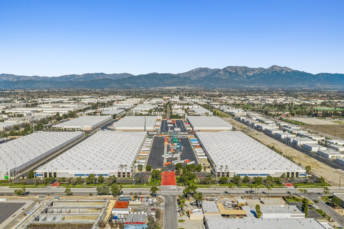 DroneVideos_com's tweet photo. https://t.co/ml2KR40gbw captures logistics and industrial properties with high-impact aerial and ground photography that helps CRE professionals showcase location, layout, and connectivity nationwide. https://t.co/fqo0PoAWkL