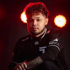 gnomoRoxo tweet media