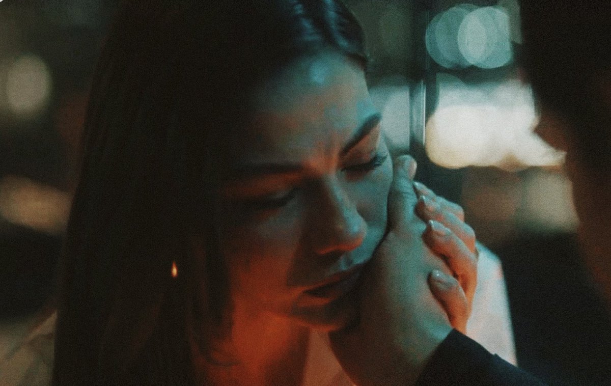 seni çok seviyorum kızım 
#esrefrüya