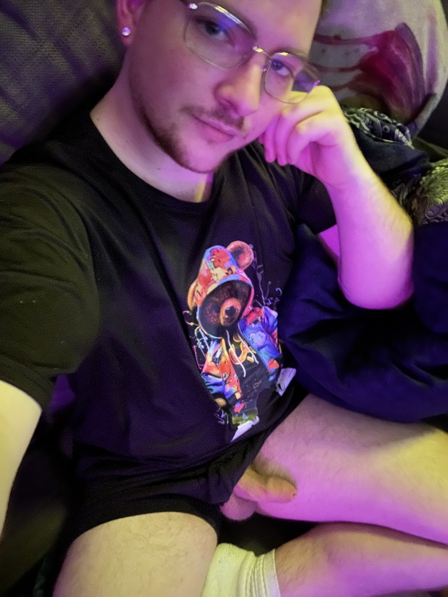 simonstc 🥵 tweet media