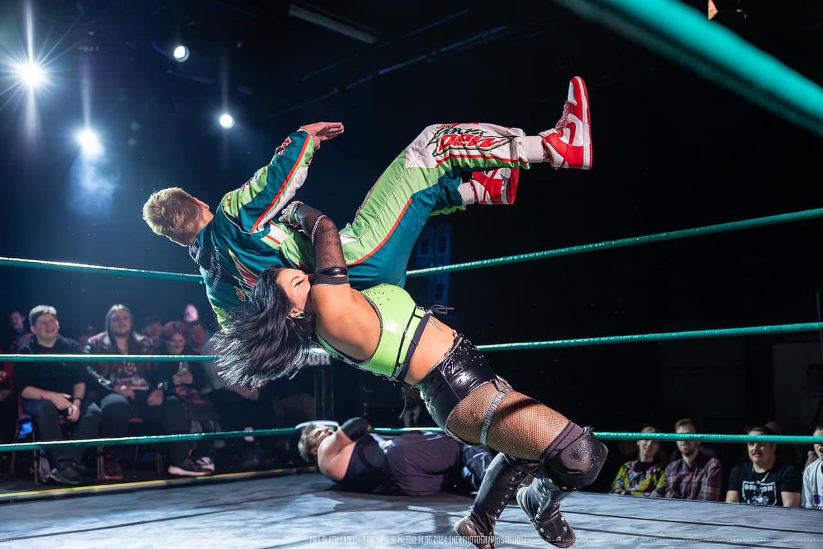 CHEVS • CHARLI EVANS • チャーリー・エバンス tweet media