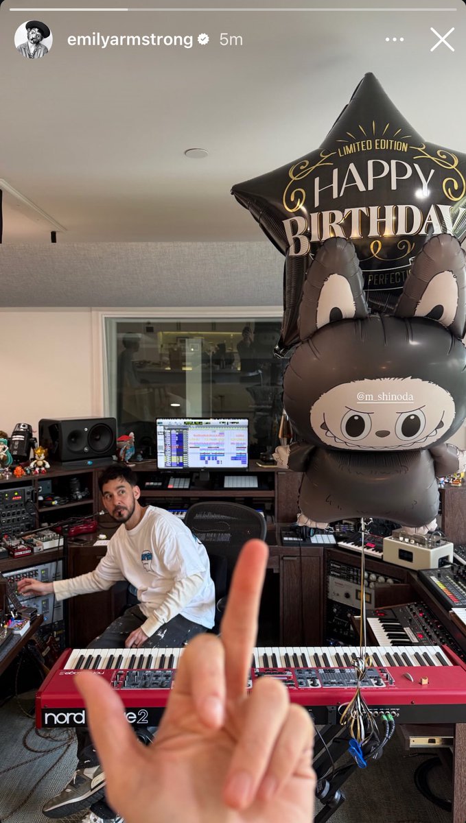 a.🍍| fan account tweet media