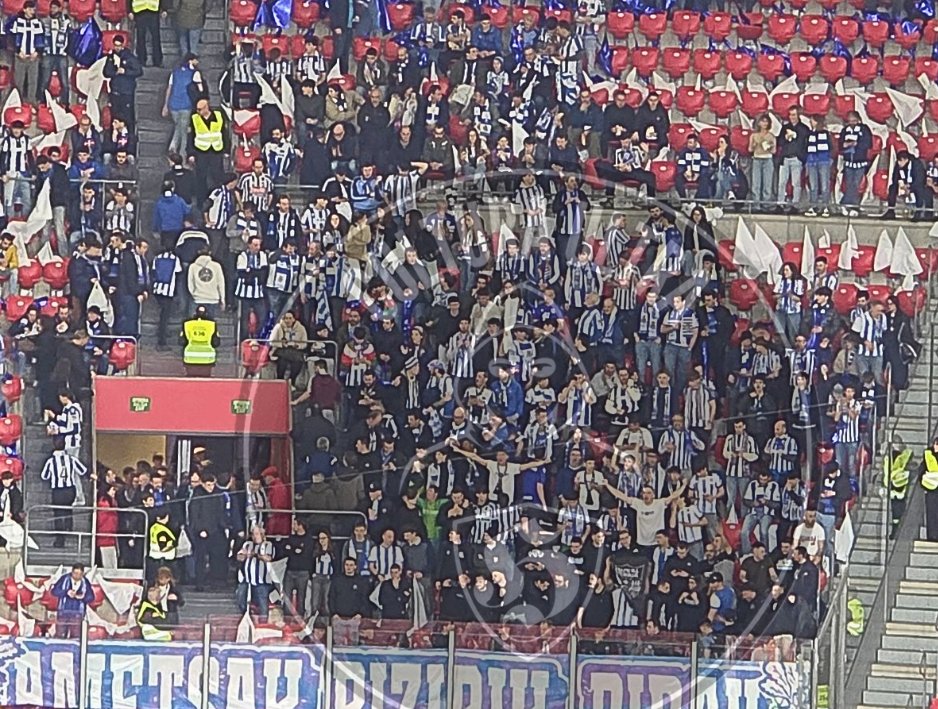 CulturaUltraESP's tweet photo. RSF Firm 🤝 Bultzada
Athletic Club - Real Sociedad 11.02.26
#erreala #realsociedad #bultzada https://t.co/oD7qYHkG35