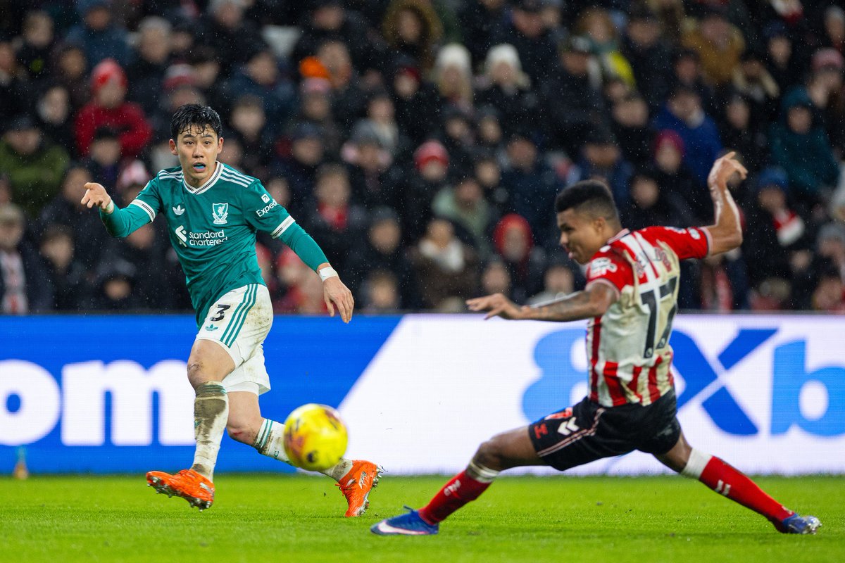 Arne Slot on Wataru Endo:

“What a mentality from him, he stayed on the pitch when things don’t look good. That tells you the mentality the team and him showed today.”