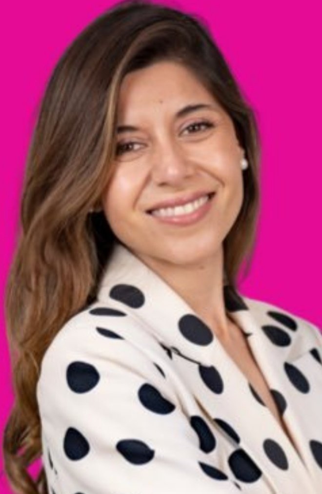 Estos son los títeres que lanzaron la minuta exigiendo a kast diga cómo financió sus viajes, luego los demás zurdos siguen la minuta" todo esto es para cubrir los mil 800 millones desfalcados del mega incendio de Valparaíso que se sepa! 
<a href="/danimanouchehri/">Daniel Manouchehri</a>
<a href="/Dani_Cicardini/">Diputada Daniella Cicardini</a>