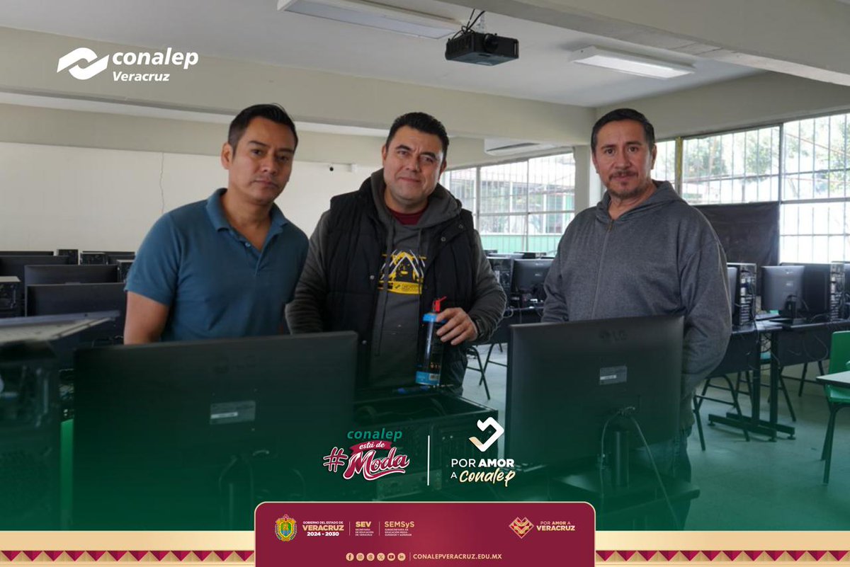 ConalepVeracruz's tweet photo. Como parte de la reingeniería estatal y en coordinación con la Dirección General, él Área de Tecnologías Aplicadas realizó el mantenimiento, reparación y actualización en más de mil 500 equipos computacionales de los planteles escolares. https://t.co/G7VuDxldiX