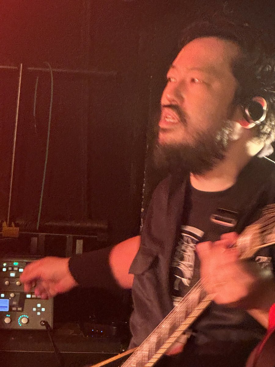 MuvTbDl51nxzoHi's tweet photo. #FROSTVOID
#上手Gtターnagetの４枚の
#PredatorsInShadowVol2
#新宿Antiknock
(2026.2.11) 良いツインGtターでしたネ！ https://t.co/NsIIujj7UZ